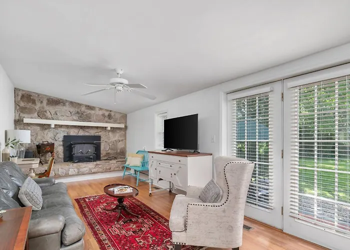 Charming Cottage | Near I-75 & Horse Park + Farms